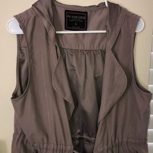 Sleeveless Cardigan cool tan color